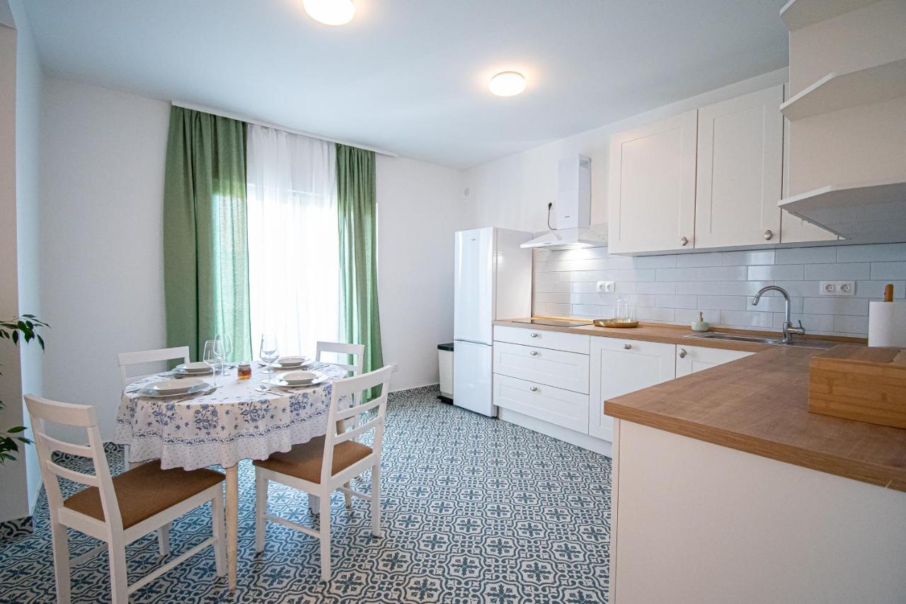 Apartment Nikola Kastel Novi Bagian luar foto